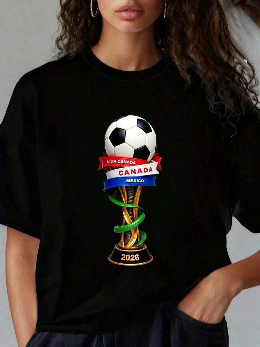 Camiseta Casual Unisex Nueva y Popular 2026, Camiseta de la Copa Mundial 2026, Camiseta con Trofeo de Fútbol de EE. UU., Canadá y México, Camiseta para Fanáticos del Fútbol, Regalo Divertido de Fútbol de la Copa Mundial, Camiseta de Manga Corta con Cuello Redondo Estampada, Adecuada para: Eventos Deportivos/Fiestas Navideñas/Salidas/Deportes y Otros Regalos Navideños - Negro - Ver 1