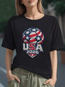 Balón con banderas y estrellas que representan la unión del fútbol y el espíritu patriótico estadounidense rumbo al torneo 2026 camiseta para mujer 100% algodón cómoda y moderna - Negro - Ver 1