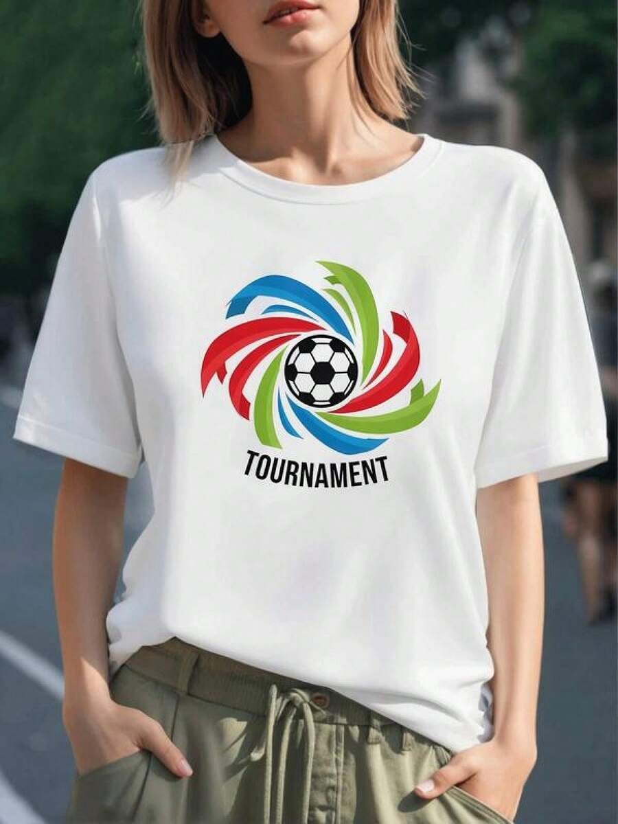 Balón rodeado por formas curvas multicolor que simbolizan energía movimiento y unión deportiva camiseta para mujer 100% algodón cómoda y moderna para amantes del fútbol y la pasión del torneo - Negro - Ver 1
