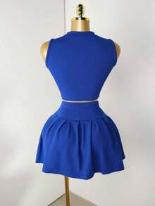 2 piezas Conjunto para mujer con top de tirantes con corazón calado y falda plisada - azul real - Ver 2
