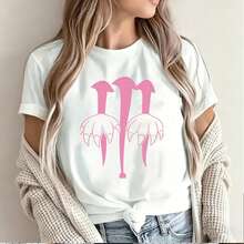 pink fantasy wings design for women's short sleeve t-shirt unique magical creature print mystical fairy wing art abstract pink and black color combination enchanting mythical creature pattern for women's casual wear stylish and trendy fashion accessory perfect for summer outfits mystical and whimsical design for women's apparel creative and eye-catching graphic print for women's clothing aesthetic and fashionable wing motif for women's tops mystical and dreamy wing illustration for women's t-shirts enchanting and elegant wing design for women's shirts mystical and magical wing artwork for women's garments mystical and ethereal wing pattern for women's apparel mystical and fantastical wing print for women's clothing mystical and otherworldly wing design for women's shirts mystical and celestial wing motif for women's tops mystical and mystical wing artwork for women's garments mystical and mystical wing pattern for women's apparel mystical and mystical wing print for women's clothing my - Blanco - Ver 2