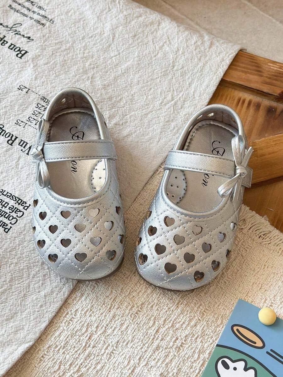 1 Pair Girls' Shallow-Cut Cute Flat PU Princess Loafers, British Style Hollow Breathable Roman Style, Soft Sole Non-Slip Versatile Children's Performance Shoes, Minimalist Fashion Baby Toddler Walking Shoes, Outdoor Indoor Mary Jane Driving Loafers, Magic Tape Easy On/Off School Shoes, Suitable For Summer Wear