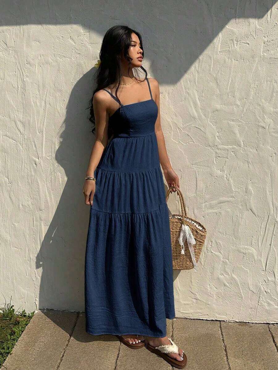 Vestido con escote de tubo plisado de tela texturizada color melocotón claro, con tirantes finos, cintura suelta, estilo relajado para vacaciones - Azul marino - Ver 1