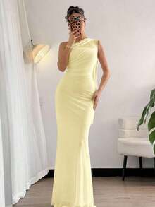 Vestido maxi ajustado con cuello asimétrico, elegante, romántico, de moda, apropiado para commute, sexy y con estilo, adecuado para fiestas, vacaciones en la playa, volver al colegio, citas románticas, temporada de bodas, cumpleaños, Pascua, primavera/verano - Amarillo claro - Ver 4