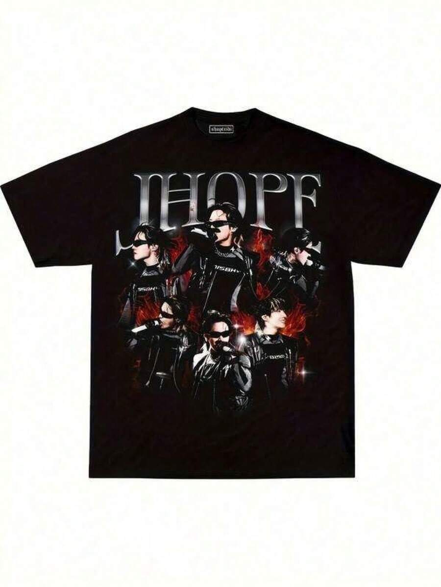 Camiseta gráfica J-HOPLE Jhope con un elegante diseño de chaqueta de cuero, con llamativos caracteres de HOPE y arte de llamas.Esta camiseta unisex de manga corta y corte regular perfecta para conciertos y salidas informales, disponible en tallas S-5XL para los fans.blusas para mujer blusas casuales para dama blusas elegantes dama tops tops de mujer top playeras ropa de mujer sudaderas para mujer playa camisas blusa blanca ropa sudaderas - Negro - Ver 1