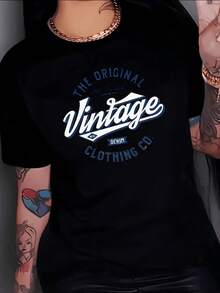 Texto gráfico que evoca la esencia clásica y confiable de una marca tradicional de ropa haciendo referencia a la autenticidad y la elegancia atemporal camiseta de mujer urbana casual cómoda ideal para uso diario - Negro - Ver 8