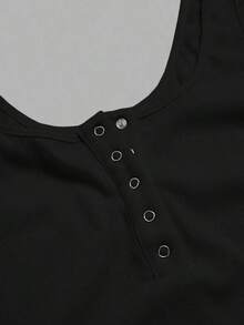 Camiseta sin mangas negra casual y versátil con cuello en U profundo y espalda de tirantes - Negro - Ver 3