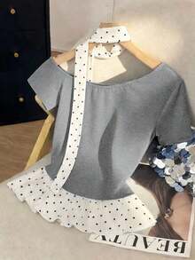 Camiseta elegante y romántica de uso diario y casual con hombros oblicuos, manga corta, lunares, encaje y volantes, ideal para primavera/verano - Gris - Ver 2