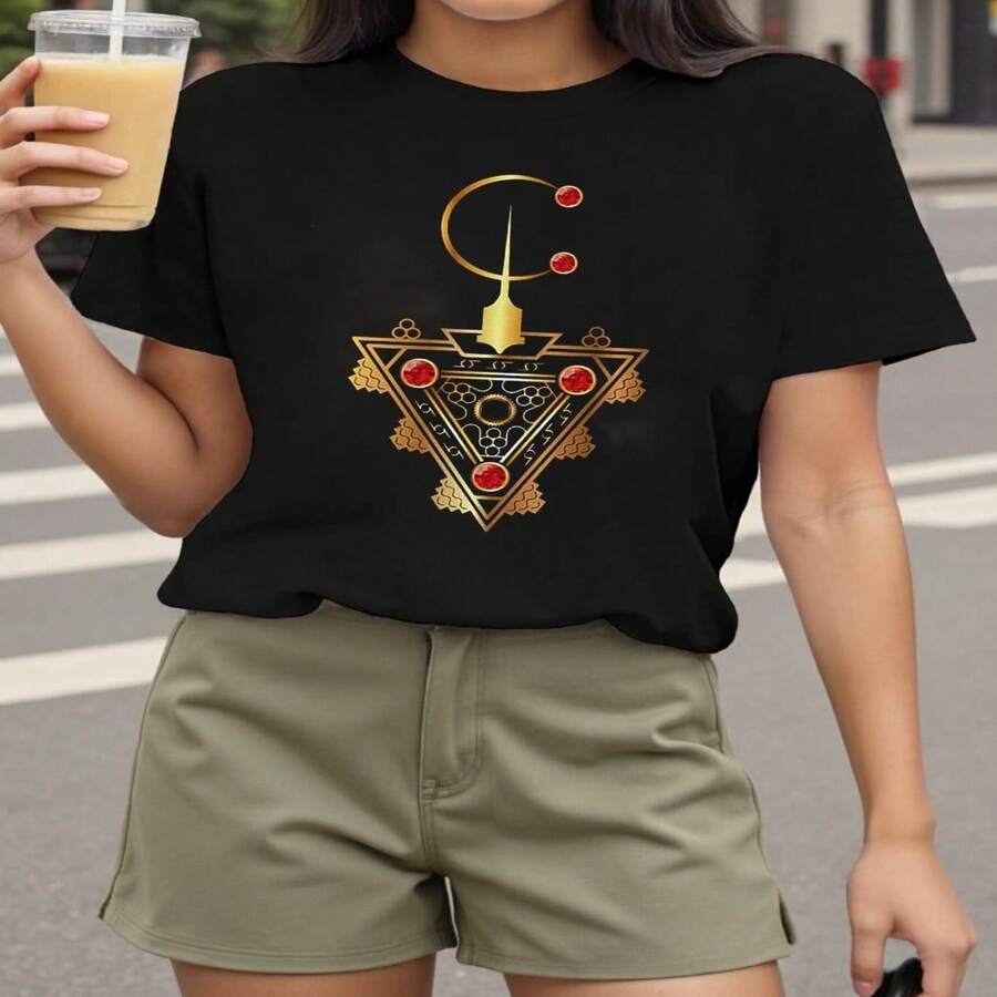 Women's Black Cotton T-shirt with Gold Geometric Graphic and Red Accents, Short Sleeve Round Neck Casual Top, Regular Fit for Everyday Style - Negro - Ver 1
