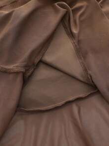 Vestido de mujer con cuello halter, espalda descubierta y volantes en el bajo - Camel - Ver 8