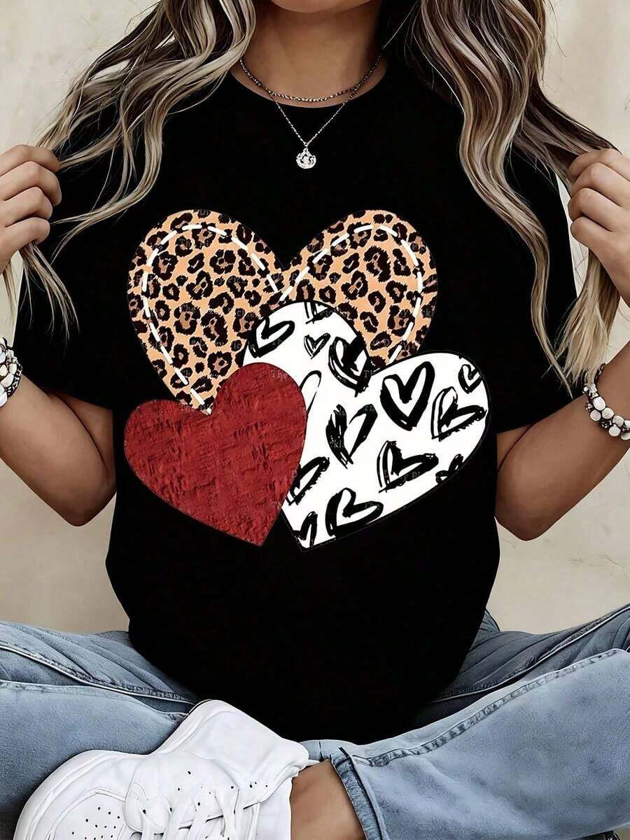 Camiseta con Estampado de Corazones Blancos para Mujer - Patrón de Corazones de Leopardo, Rojo y Dibujos - Top Casual para el Día de San Valentín - Negro - Ver 1