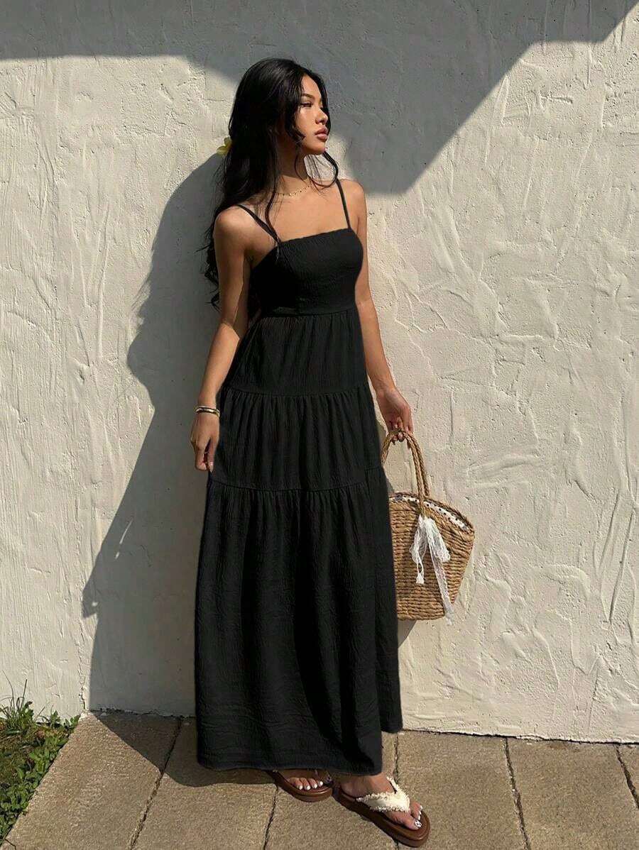 Vestido con escote de tubo plisado de tela texturizada color melocotón claro, con tirantes finos, cintura suelta, estilo relajado para vacaciones - Negro - Ver 1