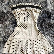 Minivestido vintage de lunares con hombros descubiertos para mujer, vestido acampanado sin tirantes con ribete de encaje y volantes, vestido de fiesta de verano Y2K lindo 2. - múltiple - Ver 4