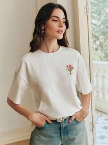 Camiseta casual de manga corta con cuello redondo, estampado floral elegante y patrón del Día de San Valentín para mujer de - Blanco - Ver 2