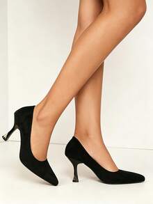 Tacones de salón de punta fina de ante negro clásicos para mujer, zapatos elegantes minimalistas para oficina, trabajo, entrevistas y carrera - Negro - Ver 4