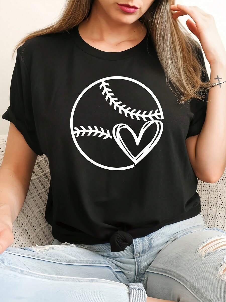 Playera de cuello redondo con estampado de corazón de amor de béisbol, playera deportiva casual de manga corta elástica, ropa de mujer - Negro - Ver 1