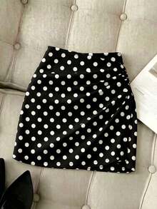 corta ajustado de verano para mujer con diseño elegante y clásico de lunares negros y plisados, regalo de cumpleaños, atuendo para fiestas, festivales, viajes y vacaciones en la playa.Diseño único y versátil, con estilo fashionable. - Blanco y Negro - Ver 5