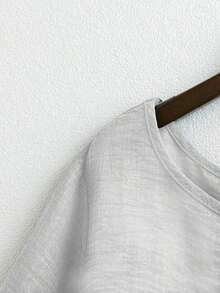 Top holgada de cuello redondo para mujer de talla grande en color verde salvia texturizado, para uso casual/diario/al aire libre/minimalista/vacaciones que estiliza, para primavera/verano - Gris Claro - Ver 5