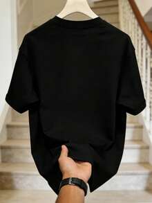 T-shirt à manches courtes et col rond pour hommes, style décontracté d'été, avec des esthétiques emo, trap rap et rock, et un style eboy. Ce t-shirt léger pour hommes est un vêtement de base polyvalent pour l'été, de couleur noire et à manches courtes. Vendu individuellement, idéal pour assortir en famille. Un t-shirt imprimé élégant et décontracté avec une coupe décontractée, parfait pour le port quotidien.Blanc - Noir - Voir 5