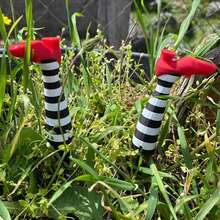 1pc/2pcs Multicolor 3D Printed Gothic Witch Leg Garden Planter Decor, Suitable For Plant Decoration, Outdoor Garden Arrangement, Wedding Decoration, Holiday Decoration, Indoor Room Decoration, Balcony Decoration, Summer Bedroom Decoration, DIY Planter Decoration, Perfect Holiday And Outdoor Garden Decoration, Novelty Party Gift Supplies, Holiday Gift Supplies, Suitable For Halloween, Christmas Holiday Gifts, Random Color Shipment - Leg - View 5