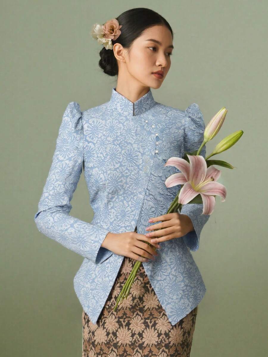Modern Elegant Kebaya Women's Stand-Collar Top Shirt, Irregular Design, Elegant, 3D Floral Pattern, Nyonya Style, Blue Top - 藍色 - 查看 1