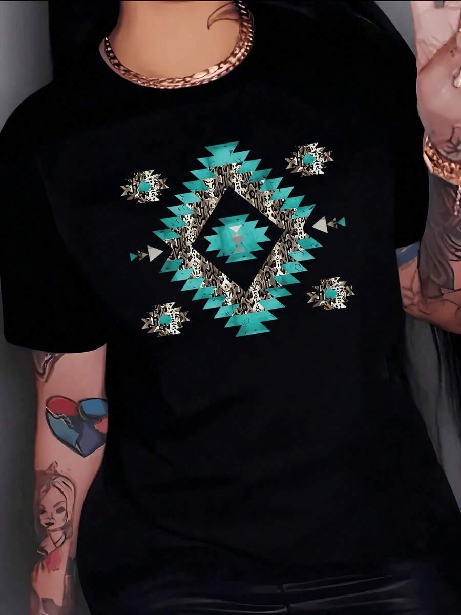 A Central Turquoise Geometric Figure Representing Spiritual Balance And Inner Strength, Adorned With Patterns And Animal Print Details That Evoke Nature And Feminine Energy. Modern Casual Women's T-Shirt - 黑色 - 查看 1