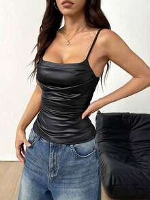 Camiseta de tirantes de espagueti de licra en color burdeos, de estirado alto y diseño minimalista y sexy - Negro - Ver 5