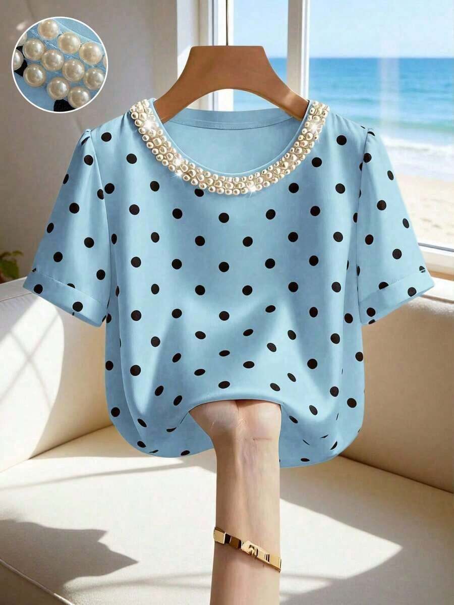 Blusa suelta de manga corta con cuello redondo, decoración de cadena de perlas y lunares en color albaricoque - Azul - Ver 1