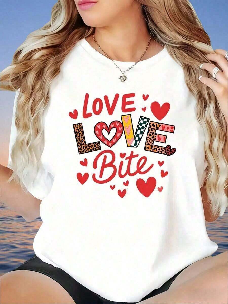 Camiseta de Mujer con Estampado de Corazón y Leopardo, Diseño Casual de Verano con un Lindo Motivo de San Valentín - Estilo Vintage Urbano, Unisex, de Algodón, Manga Corta, Cuello Redondo y Corte Holgado. - Blanco - Ver 1