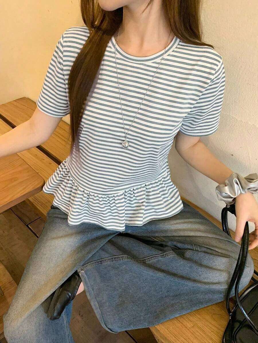 Camiseta de manga larga de corte holgado con volantes en el bajo, a rayas blancas y negras, diseño minimalista de verano para mujer - Azul - Ver 1