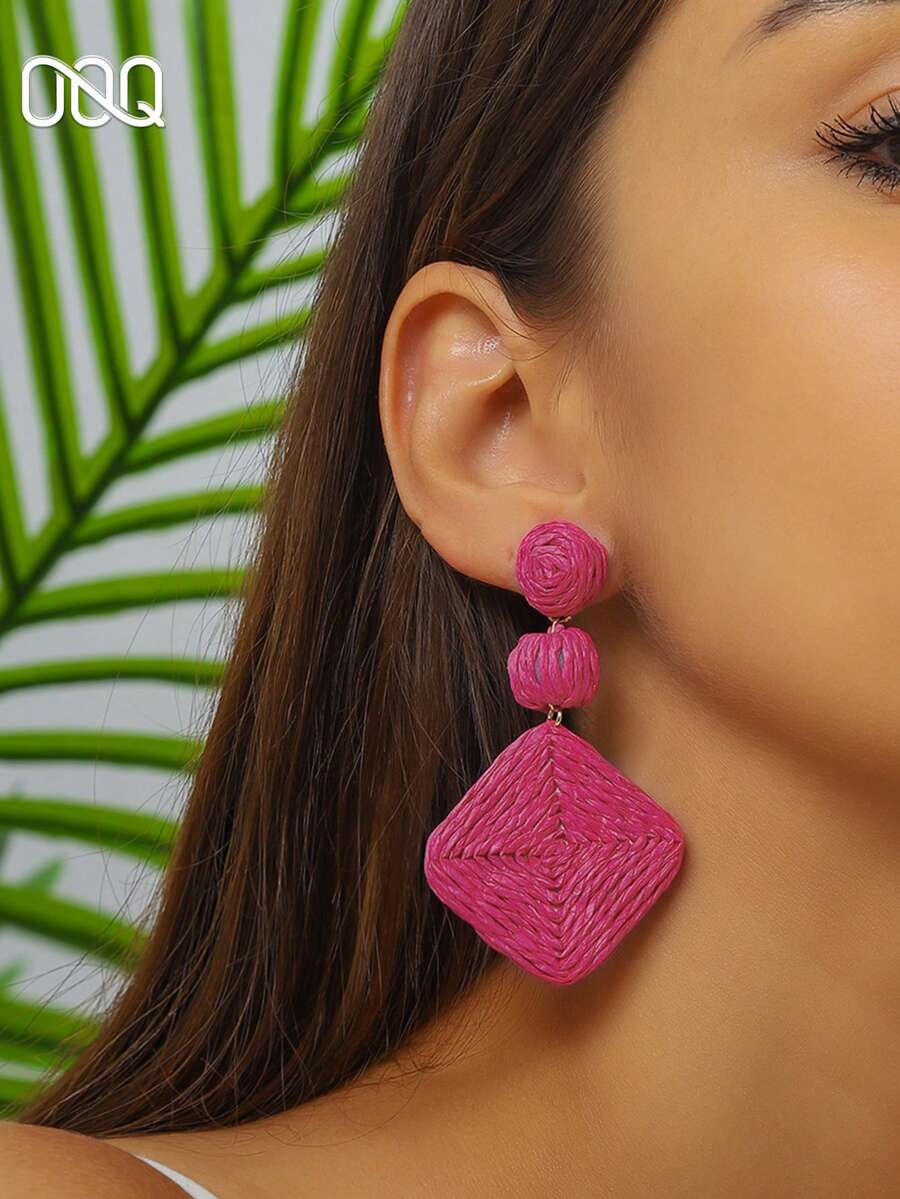 OOQ 1 Pair Minimalist Geometric Rhombus Raffia Earrings, Sexy & Fashionable For Holidays, Parties, And Daily Wear, Handmade Raffia Crafted In Random Directions And Shapes, Suitable Gift For Loved Ones - Hot Pink - View 1