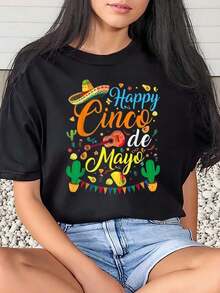 Camiseta Vintage para Mujer con Estampado del Cinco de Mayo, Celebración Cultural Mexicana, con Sombrero de Ala Ancha, Cactus y Patrón de Maracas, Festiva y Conmemorativa de Manga Corta. - Negro - Ver 1