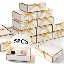 Hộp quà màu trắng có nắp đậy, kích thước 10.6x7.8x3.1 inch, hộp quà cầu hôn cho phù dâu, hộp quà sang trọng có ruy băng dùng cho đám cưới, sinh nhật, Giáng sinh, tốt nghiệp, tiệc tùng. - Màu trắng với viền và ruy băng vàng. - Xem 12