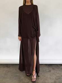 Vestido con diseño exclusivo primavera-verano 2026, cuello redondo con malla transparente, manga larga, lazos con lazo y abertura lateral - Marrón - Ver 9