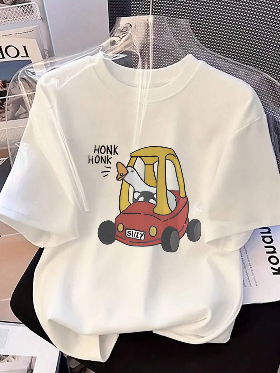 Camiseta de Mujer Oversize Blanca con Estampado Gráfico de Pato Divertido Conduciendo Go Kart - Diseño "Honk Honk" de Pato y Go Kart, Cuello Redondo de Alta Elasticidad, Manga Corta, Camiseta Casual de Verano, Transpirable, Ideal para Eventos Temáticos y Fiestas, Lavable a Máquina, Diseño de Dibujos Animados con Pato Conduciendo Go Kart Rojo, Corte Relajado para Todas las Temporadas, Estilo Casual y Divertido, Camisetas para Salir para Mujer - Blanco - Ver 1