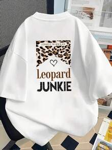 Camiseta estampada por delante y por detrás 2026, para amantes del estampado de leopardo, camiseta de manga corta casual con cuello redondo para mujer, ajuste cómodo, tela agradable al tacto, top de diseño clásico, un artículo de moda imprescindible para las mujeres. - Blanco - Ver 4