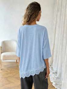 LUNE Camiseta casual de mujer con dobladillo asimétrico de encaje de unicolor, uso versátil diario, parte superior de ocio de primavera/verano, adecuada para vacaciones, verano, primavera, vacaciones de primavera y diversas ocasiones, incluyendo vestido de playa, camisa casual, ropa exterior y parte superior de verano. - Celeste - Ver 2