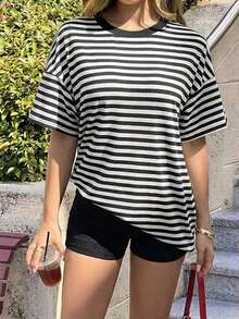 Camiseta casual de mujer  de cuello redondo holgado, camiseta de manga corta de ajuste ceñido con parches a rayas minimalista, adecuada para primavera/verano, ideal para el Día de San Valentín - rayas blancas y negras - Ver 8