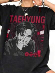 Vintage V  Shirt, Kim Taehyung Pose Retro 90s Shirt, Gifts bangtan Fan   .Camiseta informal de moda con estampado creativo para mujer, de manga corta y cuello redondo, para primavera y verano-Shirt Women Festive Celebration Shirt Party Wear Top - Negro - Ver 6