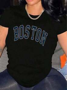 Suave, transpirable y ligera para comodidad durante todo el día. Camiseta casual de talla grande para mujer, camiseta de manga corta de algodón puro y agradable para la piel, estilo preppy, top con estampado de letras BOSTON, camiseta holgada de estilo casual, adecuada para salidas diarias, desplazamientos al campus, conjuntos de estilo americano y muchas otras ocasiones.Ropa de mujer de talla grande estilo retro americano. Cuello redondo clásico con un corte relajado que favorece todas las formas del cuerpo y es fácil de combinar con jeans, shorts y leggings. - Negro - Ver 9