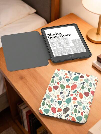 这款 Kindle 保护套适用于 Kindle 6 英寸第 11 代（2022-2024 款）和第 10 代（2019 款）。Kindle Paperwhite 5/6/7 代（2012-2015 款）和第 10 代（2018 款），7 英寸第 12 代（2024 款），以及 6.8 英寸第 11 代（2021 款）。时尚简约的设计，专为电子书打造。采用 PU 皮革和 TPU 材料制成。多种颜色可选。