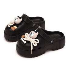 ASOFTER Sandalias de suela gruesa huecas para mujer, nuevo diseño de primavera/verano con colgante de oso, decoración de patatas fritas y encaje, adecuadas para uso casual, citas, viajes, moda y versátil - Negro - Ver 6