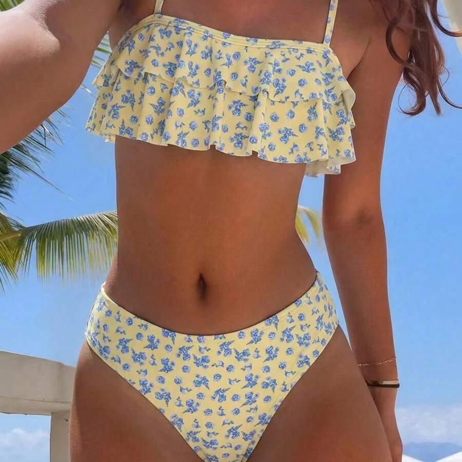 Women's Two-Piece Swimsuit With Halter Neck Lace And Ruffles, Stylizes And Flatters The Figure. - 圖片色 - 查看 1