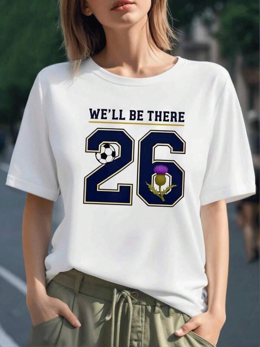 Número 26 con balón de fútbol y flor de cardo que simboliza pasión deportiva y esperanza compartida camiseta para mujer 100% algodón cómoda y moderna - Negro - Ver 1