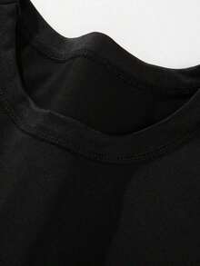 Camiseta de mujer de corte holgado con hombros caídos y estampado de palmeras, manga corta, cuello redondo, estilo casual, talla grande, ideal para vacaciones de verano. - Negro - Ver 3