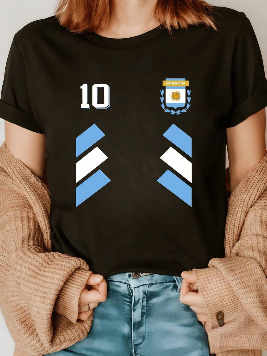 Argentine National Symbols With An Emblematic Number Reflecting National Pride, Sporting Energy, And Passion For The Sky Blue And White Colors. Comfortable And Modern Women's T-Shirt For Casual Wear. - 黑色 - 查看 1