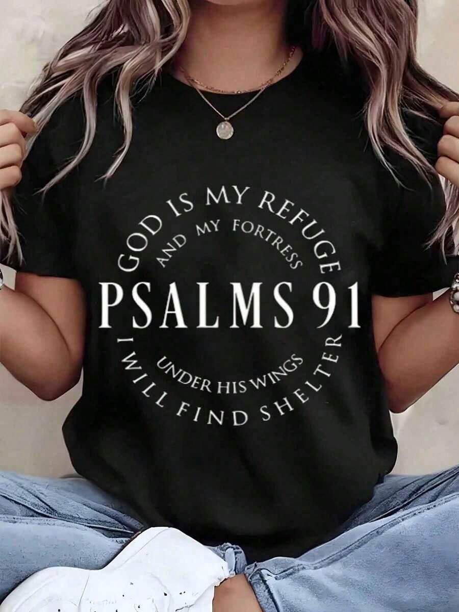 Designed For Modern, Stylish, And Comfortable Women. T-Shirt With A Print Of Psalm 91: "God Is My Refuge And My Fortress; Under His Wings I Will Find Refuge." Crew Neck, Relaxed Fit, Ideal For Everyday Wear. Great Gift Idea. 220g. Made With Premium Soft And Breathable Fabric, Designed For All-Day Comfort And Versatile Everyday Wear, Perfect For Casual Outings. - 黑色 - 查看 1