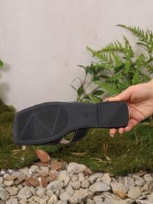 Minimalist Square Toe Flat Sandals, Comfortable Versatile Stylish Summer New Plus Size Beach Shoes - Black - View 3