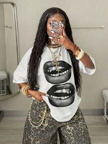 Burgundy Lip Print Short Sleeve Loose Fit T-Shirt, Round Neck, Casual Minimalist Urban Style For Women, Suitable For Spring/Summer, Summer Top - 白色 - 查看 10