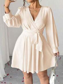Vestido elegante de manga larga con cuello en V, cintura con lazo y falda acampanada para mujer de talla grande - Albaricoque - Ver 8